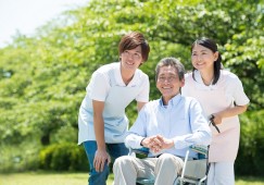 『介護職ってどういうキャリアを積めるの？』 イメージ