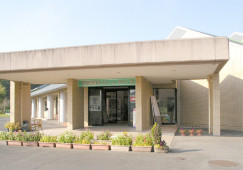 【朝倉市城】月給237,000円～/賞与3.2ヶ月/特別養護老人ホームでの介護職 イメージ