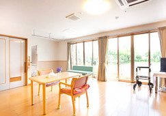 小規模多機能型居宅介護事業所かんのん｜宇都宮市大谷町｜介護福祉士｜正社員｜月給19万円以上・賞与3ヶ月分・週休2日 イメージ