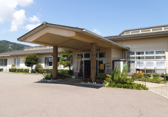 【上田市国分】日曜休み/日勤のみ/週5日/神川デイサービスセンター/介護福祉士 イメージ