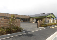 特別養護老人ホーム神川苑｜上田市蒼久保｜介護職｜正社員｜月給22万円以上・賞与あり・希望休あり イメージ