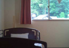 【上田市別所温泉】夜勤込みで月給22万円～27万円・賞与あり/ブランクOK/地域密着型特定有料老人ホーム一期一会別所/介護福祉士 イメージ