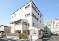 【たのしい家西ノ京/グループホーム】介護職募集(正社員)｜夏季・冬季休暇あり イメージ