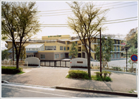 介護老人保健施設グリーンビレッジ安行｜川口市安行｜介護職｜正社員・介護福祉士｜賞与3.6ヶ月・マイカー通勤可 イメージ