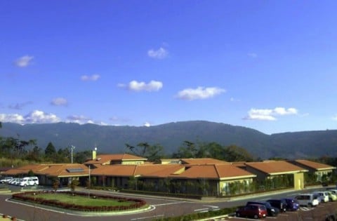 【石巻市鮎川】月給21.1万円～★賞与1.5ヶ月／特別養護老人ホームおしか清心苑／未経験・無資格OK／介護スタッフ イメージ