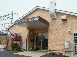 【北九州市小倉南区城野】月給182,920円～/賞与あり/デイサービスでの介護職 イメージ