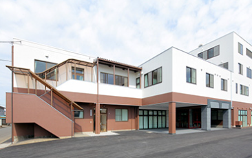 【足利市常見町】時給1,070円～★週3日からOK／介護老人保健施設 葵の園・足利／経験者募集／介護福祉士 イメージ