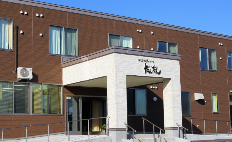 【青森市羽白】時給1,030円～★週3日からOK／住宅型有料老人ホームだんだん／土日祝固定休み／介護職員 イメージ