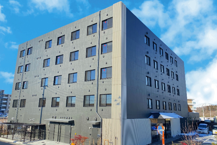 【泉中央駅 徒歩15分】月給24.3万円～★賞与2.0ヶ月／ライブラリ泉中央／経験不問／介護福祉士 イメージ