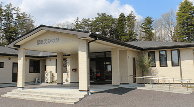 【田村郡三春町】月給21.1万円～★賞与あり／特別養護老人ホームほほえみの里／経験不問・ブランクOK／介護福祉士 イメージ